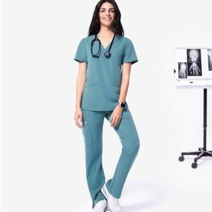 FIGS Scrubs Set HYDROGREEN